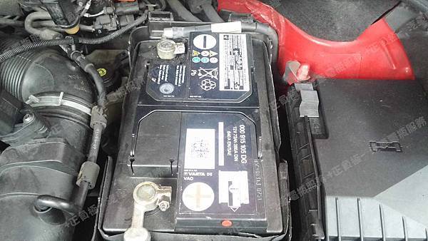 【台北】VOLKSWAGEN福斯 GOLF PLUS 2.0 TDI 柴油版 2006年 汽車電瓶 原廠 德製VARTA華達 72AH 640A(EN) 更換 德國VARTA華達 德國廠 銀合金 E38 74AH 750A(EN) 【外出更換】