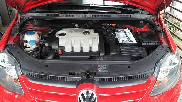 【台北】VOLKSWAGEN福斯 GOLF PLUS 2.0 TDI 柴油版 2006年 汽車電瓶 原廠 德製VARTA華達 72AH 640A(EN) 更換 德國VARTA華達 德國廠 銀合金 E38 74AH 750A(EN) 【外出更換】