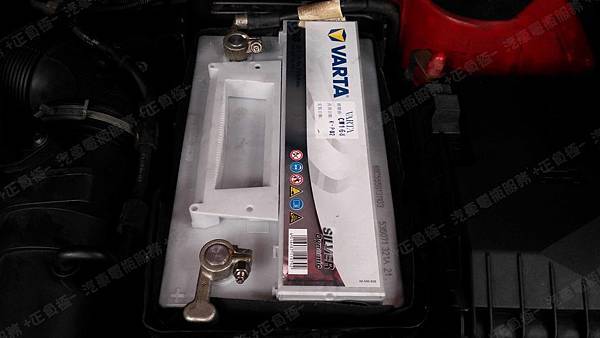 【台北】VOLKSWAGEN福斯 GOLF PLUS 2.0 TDI 柴油版 2006年 汽車電瓶 原廠 德製VARTA華達 72AH 640A(EN) 更換 德國VARTA華達 德國廠 銀合金 E38 74AH 750A(EN) 【外出更換】