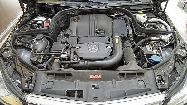 【台北】MERCEDES BENZ賓士 C-Class Sedan C180 BlueEFFICIENCY W204 2012年 汽車電瓶 原廠 BENZ AGM 80AH 800A(EN) 更換 法製EXIDE埃克塞德 AGM EK800 80AH 800A(EN)