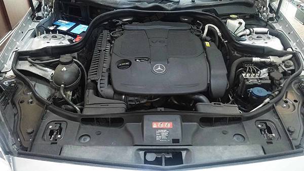 【台北】MERCEDES BENZ賓士 CLS-Class CLS350 AMG W218 2012年 汽車電瓶 原廠 德製VARTA華達 AGM 80AH 800A(EN) 更換 法製EXIDE埃克塞德 AGM EK800 80AH 800A(EN)