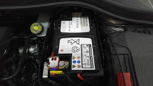 【台北】MERCEDES BENZ賓士 B-Class B200 W246 2012年 汽車電瓶 原廠 BENZ AGM 80AH 800A(EN) 更換 法製EXIDE埃克塞德 AGM EK800 80AH 800A(EN)