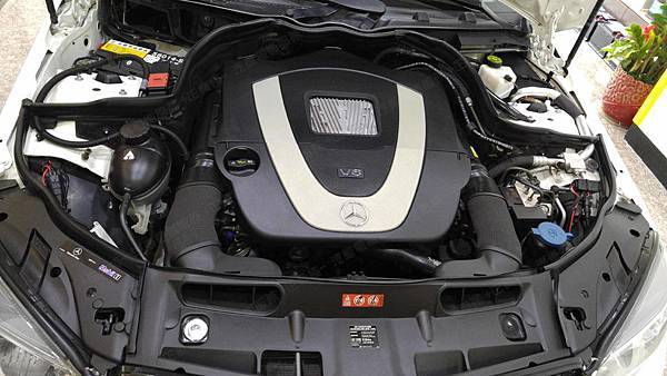 【台北】MERCEDES BENZ賓士 C-Class Sedan C300 W204 2010年 汽車電瓶 原車 台製YUASA湯淺 58014-SMF 80AH 700A 更換 德國VARTA華達 德國廠 AGM F21 80AH 800A(EN)