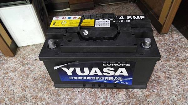【台北】MERCEDES BENZ賓士 C-Class Sedan C300 W204 2010年 汽車電瓶 原車 台製YUASA湯淺 58014-SMF 80AH 700A 更換 德國VARTA華達 德國廠 AGM F21 80AH 800A(EN)