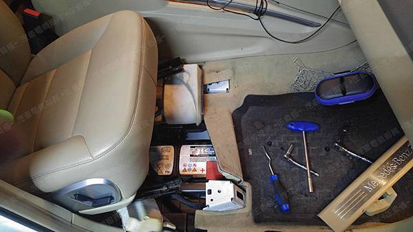 【台北】MERCEDES BENZ賓士 M-Class ML350 W164 2008年 汽車電瓶 原廠 BENZ AGM 95AH 850A(EN) 更換 法製EXIDE埃克塞德 AGM EK950 95AH 850A(EN) 【到府安裝】