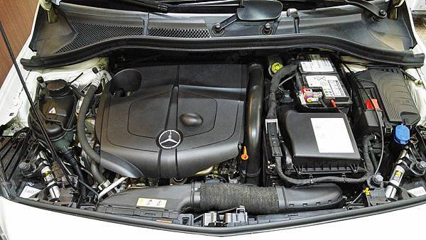 【台北】MERCEDES BENZ賓士 B-Class B200 CDI 柴油版 W246 2013年 汽車電瓶 原廠 BENZ AGM 80AH 800A(EN) 更換 法製EXIDE埃克塞德 AGM EK800 80AH 800A(EN)