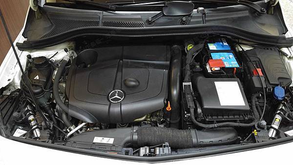 【台北】MERCEDES BENZ賓士 B-Class B200 CDI 柴油版 W246 2013年 汽車電瓶 原廠 BENZ AGM 80AH 800A(EN) 更換 法製EXIDE埃克塞德 AGM EK800 80AH 800A(EN)