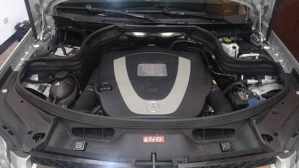 【台北】MERCEDES BENZ賓士 GLK-Class GLK300 X204 2010年 汽車電瓶 原廠 德製VARTA華達 AGM 80AH 800A(EN) 更換 法製EXIDE埃克塞德 AGM EK800 80AH 800A(EN)