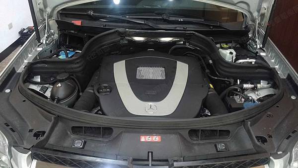 【台北】MERCEDES BENZ賓士 GLK-Class GLK300 X204 2010年 汽車電瓶 原廠 德製VARTA華達 AGM 80AH 800A(EN) 更換 法製EXIDE埃克塞德 AGM EK800 80AH 800A(EN)