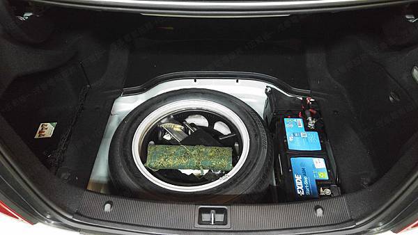 【台北】MERCEDES BENZ賓士 C-Class Sedan C220 CDI 柴油版 W204 2008年 汽車電瓶 原廠 德製VARTA華達 AGM 95AH 850A(EN) 更換 法製EXIDE埃克塞德 AGM EK950 95AH 850A(EN)