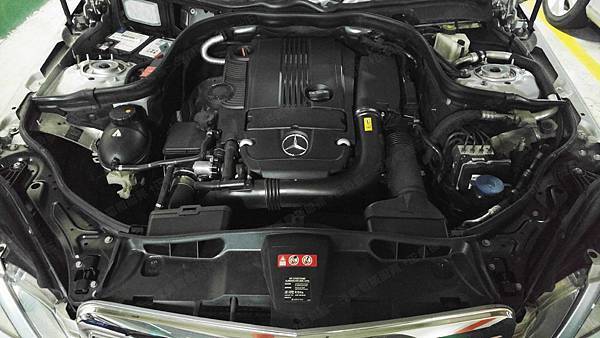 【台北】MERCEDES BENZ賓士 E-Class Sedan E250 CGI W212 2011年 汽車電瓶 原廠 德製VARTA華達 AGM 80AH 800A(EN) 更換 法製EXIDE埃克塞德 AGM EK800 80AH 800A(EN) 【到府更換】