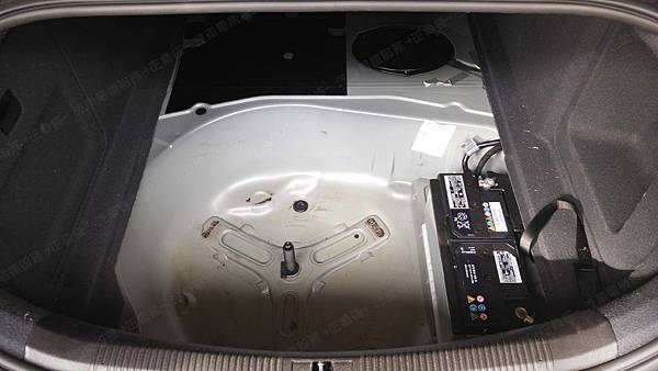 【台北】AUDI奧迪 A6 3.0 TDI 柴油版 2007年 汽車電瓶 原廠 德製VARTA華達 110AH 850A(EN) 更換 法製EXIDE埃克塞德 碳合金 EA1000 100AH 900A(EN)