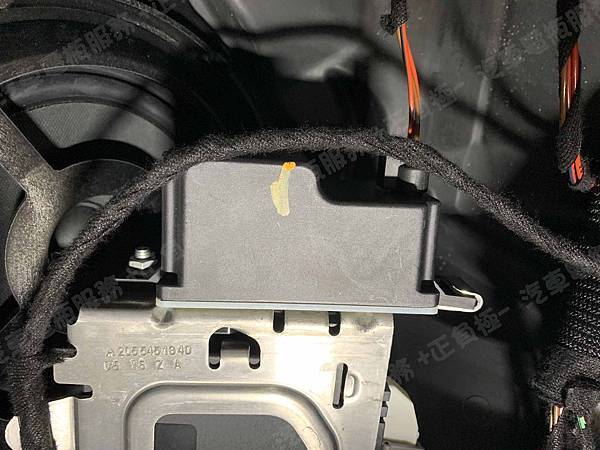 【台北】MERCEDES BENZ賓士 GLC-Class GLC250 4MATIC X253 2016年 Auxiliary battery輔助電瓶(變壓器、電容器) 更換紀錄