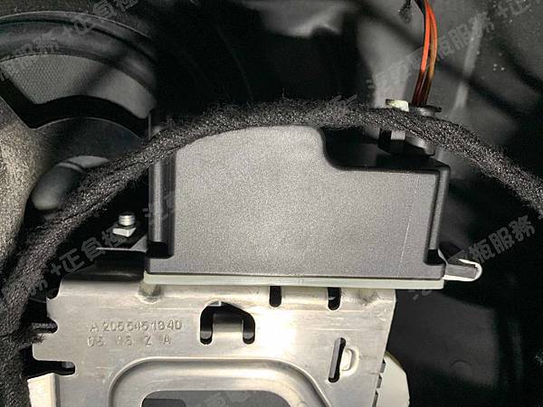 【台北】MERCEDES BENZ賓士 GLC-Class GLC250 4MATIC X253 2016年 Auxiliary battery輔助電瓶(變壓器、電容器) 更換紀錄