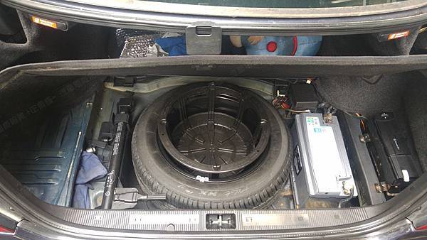 【台北】MERCEDES BENZ賓士 CLK-Class CLK200 K C208 2000年 汽車電瓶 原廠 BENZ 100AH 760A(EN) 更換 法製EXIDE埃克塞德 碳合金 EA1000 100AH 900A(EN) 【到府安裝】