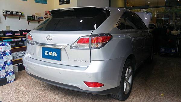 【台北】LEXUS凌志 RX270 2013年 汽車電瓶 原廠 日製Panasonic國際 80D26L-MF 加水式 65AH 500A 更換 德製VARTA華達 銀合金 E23 70AH 630A(EN)