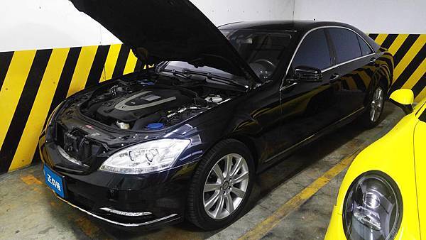 【台北】MERCEDES BENZ賓士 S-Class Sedan S450 W221 2010年 汽車電瓶 原廠 德製VARTA華達 AGM 95AH 850A(EN) 更換 法製EXIDE埃克塞德 AGM EK950 95AH 850A(EN) 【到府安裝】