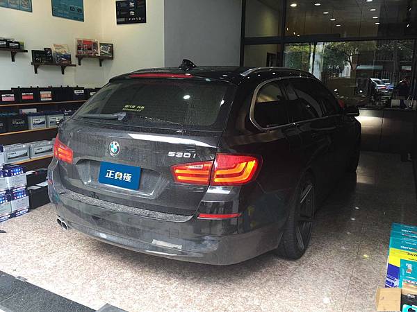 【台北】BMW寶馬 5-Series Touring 旅行車 530i 汽油版 F11 2011年 汽車電瓶 原廠 德製VARTA華達 AGM 90AH 900A(EN) 更換 法製EXIDE埃克塞德 AGM EK950 95AH 850A(EN)