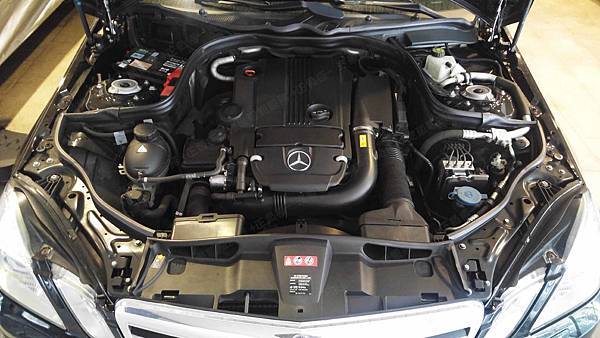 【台北】MERCEDES BENZ賓士 E-Class Estate E250 五門旅行車 S212 2012年 汽車電瓶 原車 MOLL莫爾 EFB 82080 80AH 800A(EN) 更換 德國VARTA華達 德國廠 AGM F21 80AH 800A(EN) 【到府安裝】