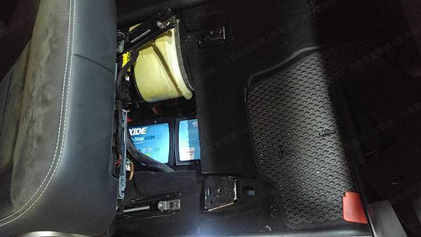 【台北】MERCEDES BENZ賓士 M-Class ML350 CDI 柴油版 W164 2011年 汽車電瓶 原廠 BENZ AGM 95AH 850A(EN) 更換 法製EXIDE埃克塞德 AGM EK950 95AH 850A(EN)