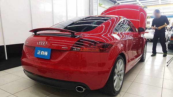 【台北】AUDI奧迪 TT 3.2 quattro Coupe雙門跑車 2007年 汽車電瓶 原廠 德製VARTA華達 80AH 640A(EN) 更換 德國VARTA華達 德國廠 銀合金 F18 85AH 800A(EN) 【到府安裝】