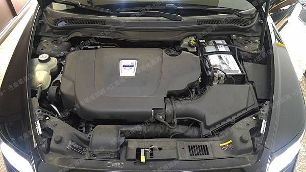 【台北】VOLVO富豪 V50 D4 柴油版 2012年 汽車電瓶 原廠 VOLVO 80AH 700A(EN) 更換 德國VARTA華達 德國廠 銀合金 F18 85AH 800A(EN)