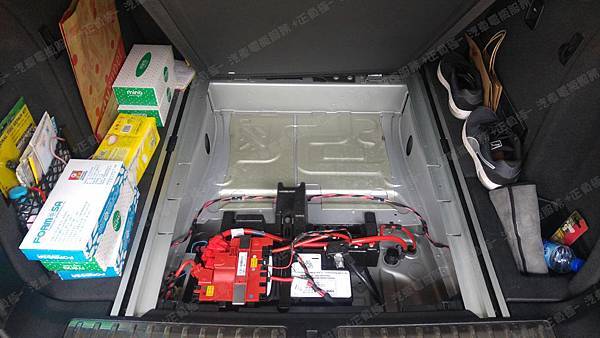 【台北】BMW寶馬 X3 xDrive20d 柴油版 F25 2011年 汽車電瓶 原廠 BMW AGM 90AH 900A(EN) 更換 法製EXIDE埃克塞德 AGM EK950 95AH 850A(EN)