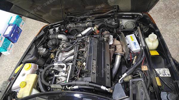【台北】SAAB紳寶 900S 1993年 汽車電瓶 原車 台製GS統力 56220-MF 加水式 62AH 510A 更換 台製YUASA湯淺 56224-SMF 62AH 520A