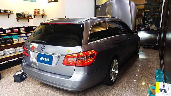 【台北】MERCEDES BENZ賓士 E-Class Estate E250 五門旅行車 S212 2014年 汽車電瓶 原廠 BENZ AGM 80AH 800A(EN) 更換 法製EXIDE埃克塞德 AGM EK800 80AH 800A(EN)