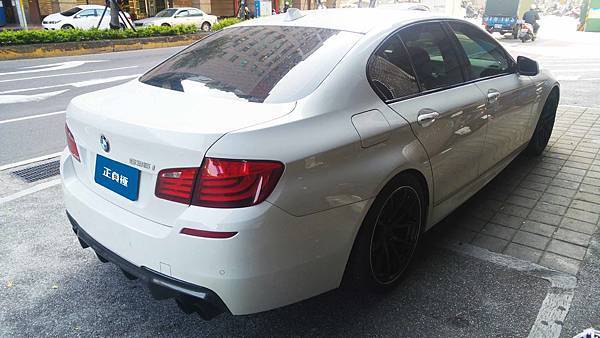 【台北】BMW寶馬 5-Series Sedan 535i 汽油版 F10 2011年 汽車電瓶 原廠 BMW AGM 90AH 900A(EN) 更換 法製EXIDE埃克塞德 AGM EK950 95AH 850A(EN) 【到府安裝】
