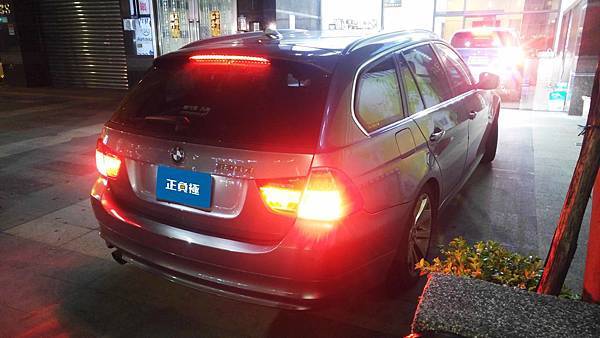 【台北】BMW寶馬 3-Series Touring 旅行車 320d 柴油版 E91 2011年 汽車電瓶 原廠 Banner AGM 80AH 800A(EN) 更換 法製EXIDE埃克塞德 AGM EK950 95AH 850A(EN)