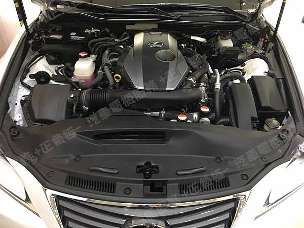 【台北】LEXUS凌志 IS200t 2016年 汽車電瓶 原廠 日製Panasonic國際 S-95R 70AH 604A 更換 韓製SEBANG世邦 EFB S95R 70AH 700A