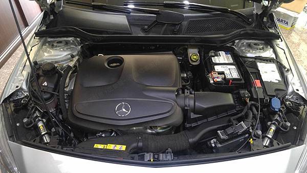 【台北】MERCEDES BENZ賓士 A-Class A180 W176 2015年 汽車電瓶 原廠 德製VARTA華達 AGM 80AH 800A(EN) 更換 法製EXIDE埃克塞德 AGM EK800 80AH 800A(EN)