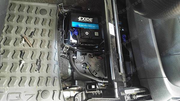 【台北】AUDI奧迪 Q7 3.0 TDI 柴油版 QUATTOR 2008年 汽車電瓶 原車 法製EXIDE埃克塞德 AGM EK920 92AH 850A(EN) 更換 法製EXIDE埃克塞德 AGM EK950 95AH 850A(EN)ㄇ