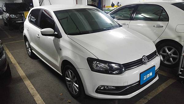 【台北】VOLKSWAGEN福斯 POLO 1.6 2015年 汽車電瓶 原廠 韓製SEBANG世邦 60AH 480A(EN) 更換 德國VARTA華達 德國廠 銀合金 D15 63AH 610A(EN) 【到府安裝】
