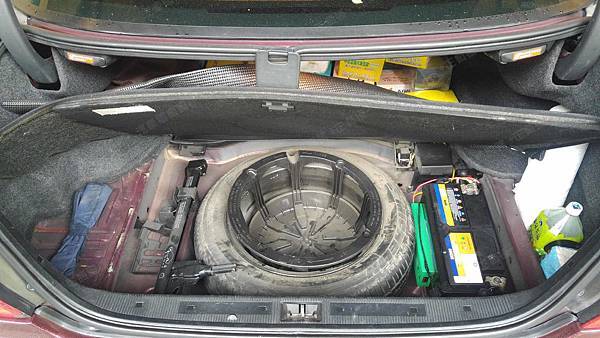 【台北】MERCEDES BENZ賓士 CLK-Class CLK230 K C208 1998年 汽車電瓶 原車 韓製HEXA 60038 100AH 650A 更換 法製EXIDE埃克塞德 碳合金 EA1000 100AH 900A(EN)