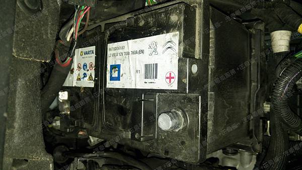【台北】PEUGEOT標緻 3008 1.6 e-HDi 柴油版 2014年 汽車電瓶 原廠 德製VARTA華達 AGM 70AH 760A(EN) 更換 德國VARTA華達 德國廠 EFB E45 70AH 650A(EN)