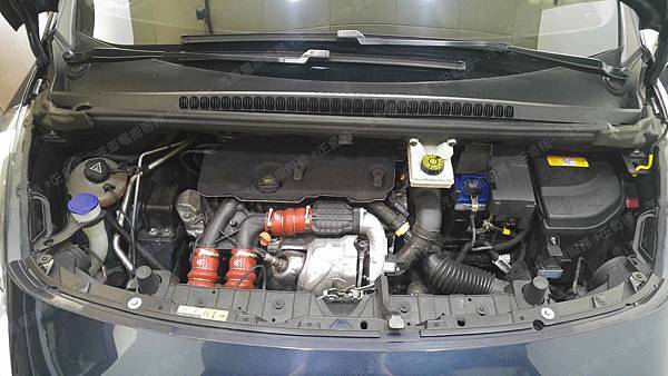 【台北】PEUGEOT標緻 3008 1.6 e-HDi 柴油版 2014年 汽車電瓶 原廠 德製VARTA華達 AGM 70AH 760A(EN) 更換 德國VARTA華達 德國廠 EFB E45 70AH 650A(EN)
