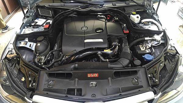【台北】MERCEDES BENZ賓士 C-Class Coupe C250 AMG Sport C204 2013年 汽車電瓶 原廠 德製VARTA華達 AGM 80AH 800A(EN) 更換 法製EXIDE埃克塞德 AGM EK800 80AH 800A(EN)