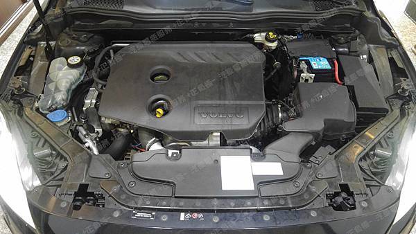 【台北】VOLVO富豪 V40 CROSS COUNTRY D2 柴油版 2015年 汽車電瓶 原廠 VOLVO AGM 70AH 760A(EN) 更換 法製EXIDE埃克塞德 AGM EK700 70AH 760A(EN)