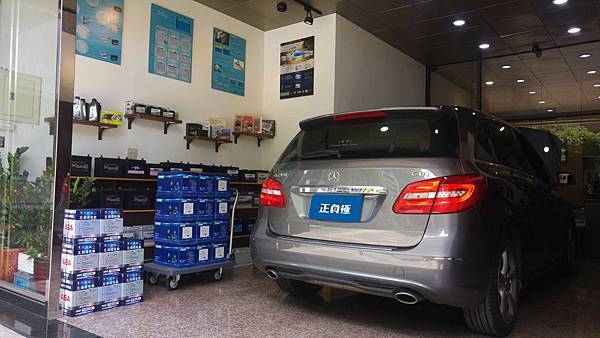 【台北】MERCEDES BENZ賓士 B-Class B200 CDI 柴油版 W246 2013年 汽車電瓶 原廠 BENZ AGM 80AH 800A(EN) 更換 德國VARTA華達 德國廠 AGM F21 80AH 800A(EN)
