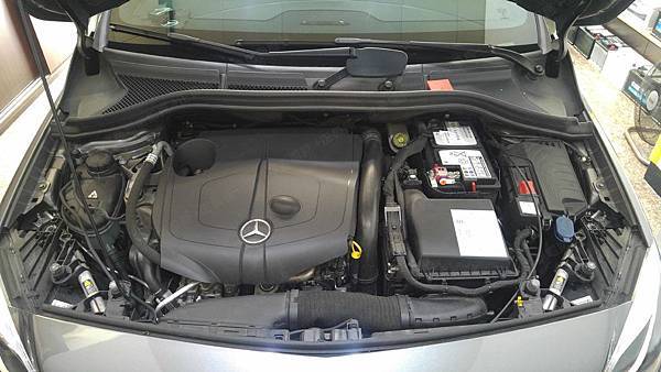 【台北】MERCEDES BENZ賓士 B-Class B200 CDI 柴油版 W246 2013年 汽車電瓶 原廠 BENZ AGM 80AH 800A(EN) 更換 德國VARTA華達 德國廠 AGM F21 80AH 800A(EN)