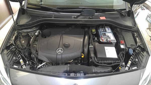 【台北】MERCEDES BENZ賓士 B-Class B200 CDI 柴油版 W246 2013年 汽車電瓶 原廠 BENZ AGM 80AH 800A(EN) 更換 德國VARTA華達 德國廠 AGM F21 80AH 800A(EN)
