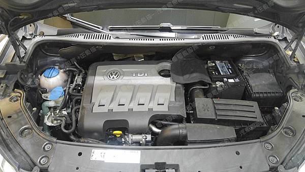 【台北】VOLKSWAGEN福斯 TOURAN 1.6 TDI 柴油版 2014年 汽車電瓶 原廠 EXIDE埃克塞德 61AH 540A(EN) 更換 德國VARTA華達 德國廠 EFB E45 70AH 650A(EN) ※加購福斯電瓶外盒