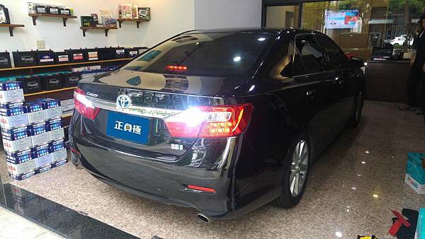 【台北】TOYOTA豐田 CAMRY 2.5 Hybrid 油電版 2012年 汽車電瓶 原廠 日製Panasonic國際 S55D23R 51AH 356A(EN) 更換 韓製SEBANG世邦 EFB Q85R 65AH 700A 有排氣孔設計