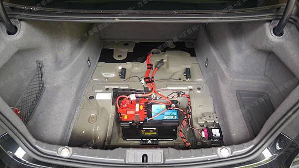 【台北】BMW寶馬 7-Series 730d F01 2012年 汽車電瓶 原廠 BMW AGM 90AH 900A(EN) 更換 法製EXIDE埃克塞德 AGM EK950 95AH 850A(EN)