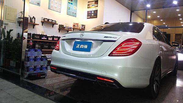 【台北】MERCEDES BENZ賓士 S-Class S400 Hybrid L AMG 油電版 V222 2015年 Auxiliary battery輔助小電池 原廠 泰製3K BATTERY AGM 12AH 200A(EN) 更換 日製BOSCH博世 AGM BLA-12 12AH 170A(EN) 有排氣孔設計B