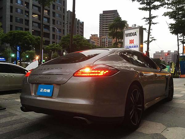 【台北】PORSCHE保時捷 Panamera S 970型 MK1一代 2011年 汽車電瓶 原廠 MOLL莫爾 AGM 92AH 850A(EN) 更換 法製EXIDE埃克塞德 AGM EK950 95AH 850A(EN)