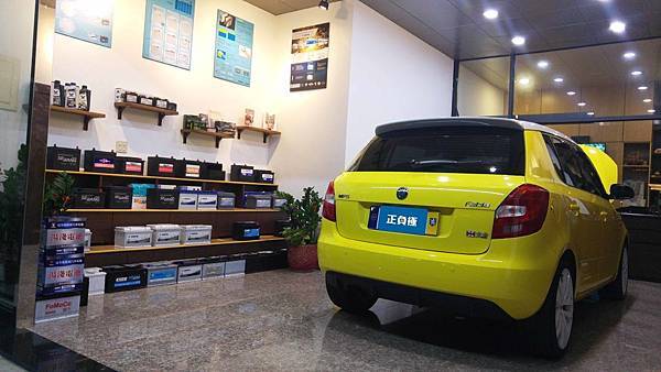 【台北】SKODA斯柯達 Fabia RS 1.4 TSI 2012年 汽車電瓶 原廠 德製VARTA華達 60AH 480A(EN) 更換 德國VARTA華達 德國廠 銀合金 D15 63AH 610A(EN)