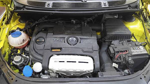 【台北】SKODA斯柯達 Fabia RS 1.4 TSI 2012年 汽車電瓶 原廠 德製VARTA華達 60AH 480A(EN) 更換 德國VARTA華達 德國廠 銀合金 D15 63AH 610A(EN)